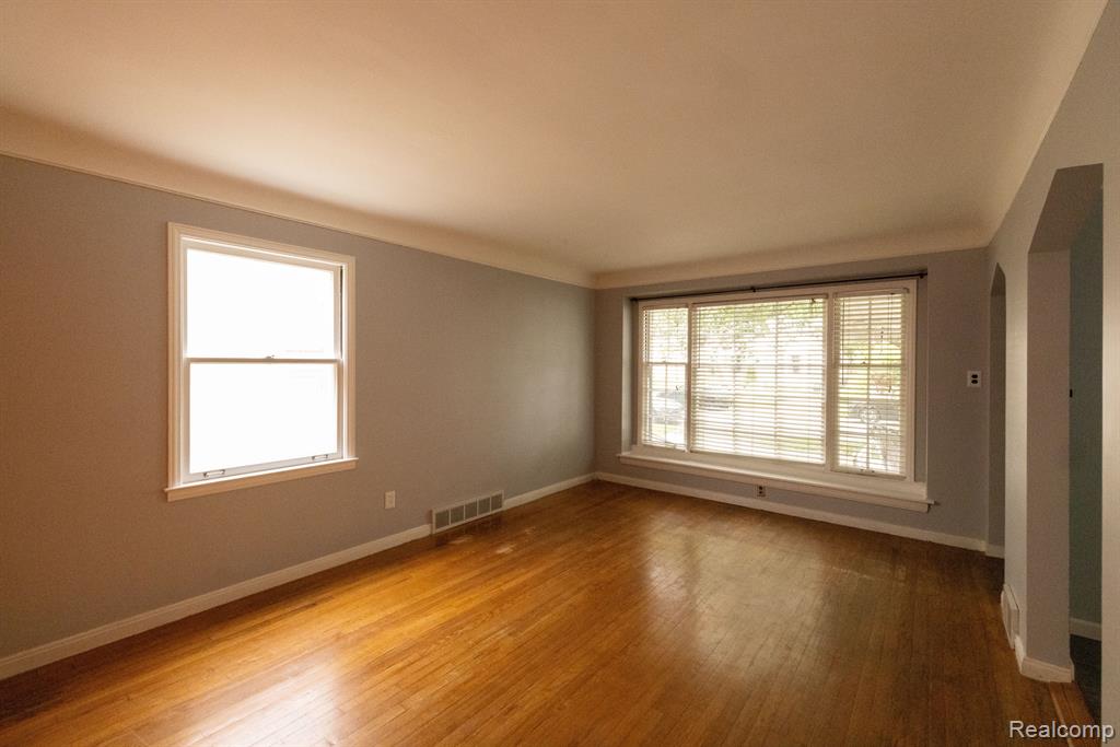 395 W CHESTERFIELD Street, Ferndale, MI 48220 — Photo 15