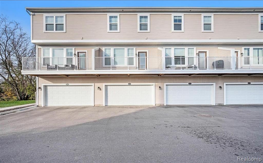 3247 Chambers W, Wixom, MI 48393 — Photo 24