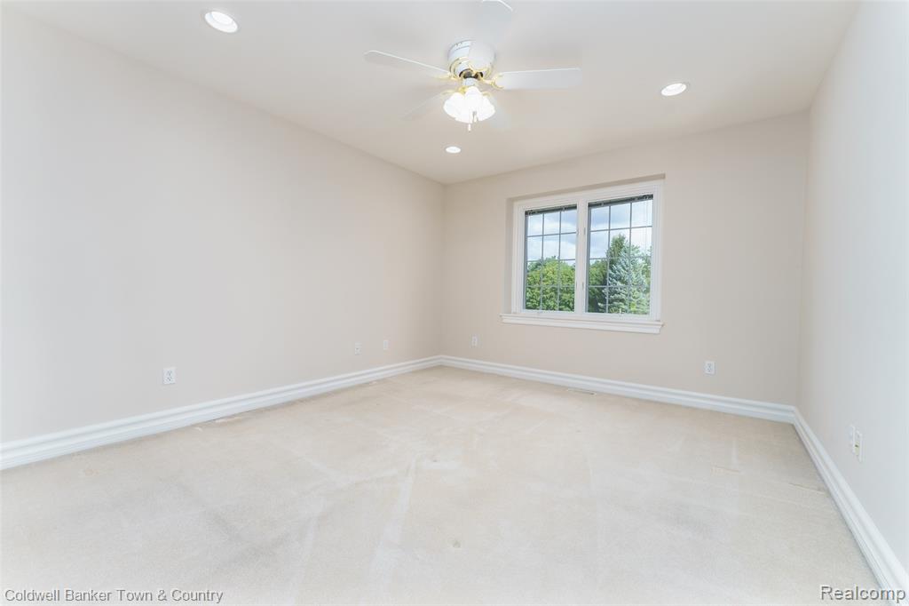 4692 Edinburgh Drive, Howell, MI 48843 — Photo 29