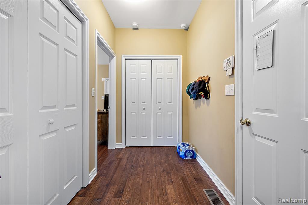 6140 BROOKHAVEN Drive, Imlay City, MI 48444 — Photo 14
