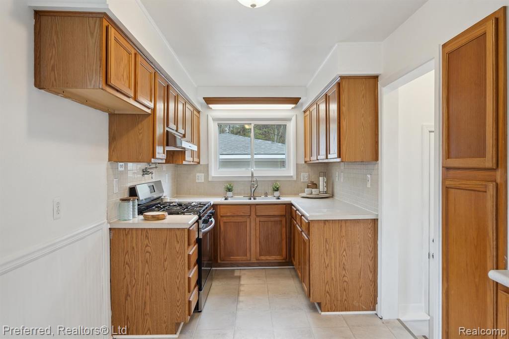 713 Duchess Street, Milford, MI 48381 — Photo 13