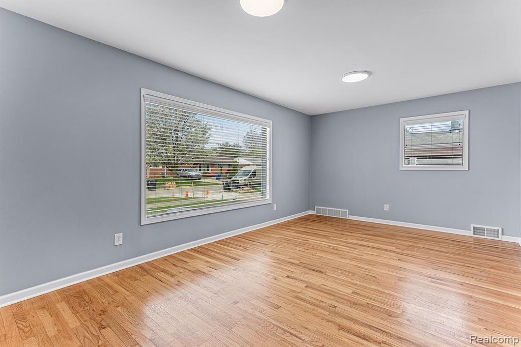 451 DARWIN Street, Westland, MI 48186 — Photo 20