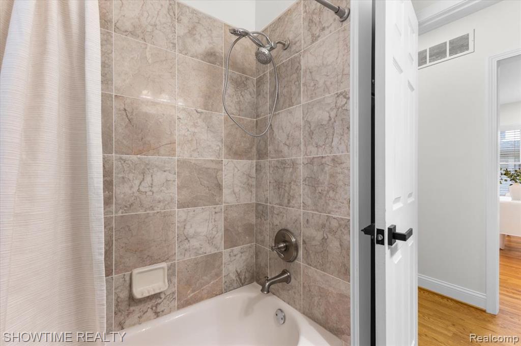 418 E Woodland Street, Ferndale, MI 48220 — Photo 18