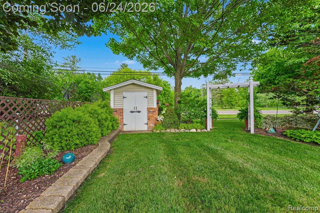 5997 Marble Drive, Troy, MI 48085 — Photo 33