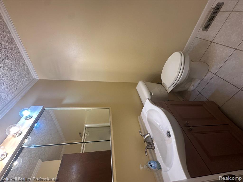 5398 Linger Lane, Lapeer, MI 48446 — Photo 13