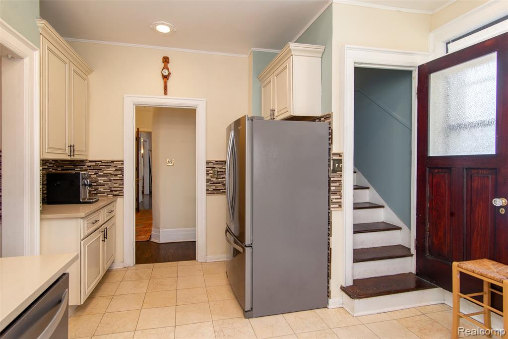 22 Edison Street, Detroit, MI 48202 — Photo 17