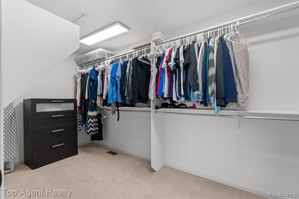 668 Berridge Circle, Lake Orion, MI — Photo 32