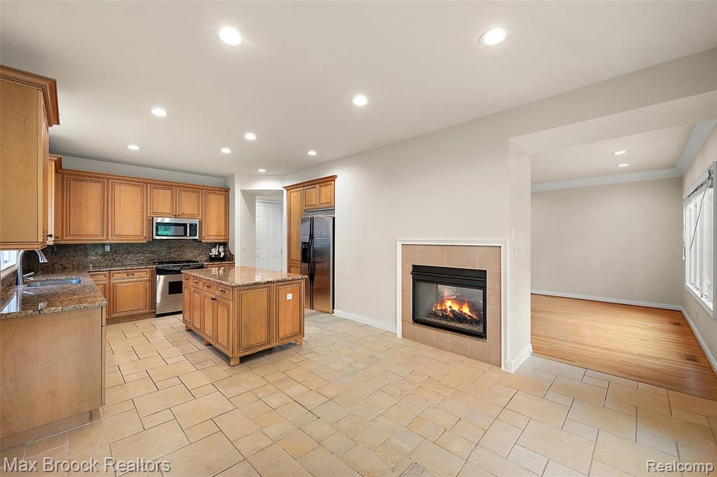 5348 Sunnycrest Drive, West Bloomfield, MI 48323 — Photo 11