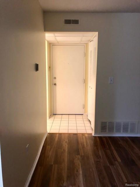 910 CHESTNUT HILL Drive, Auburn Hills, MI 48326 — Photo 10