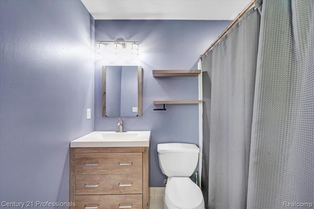 53611 County Line Road, New Baltimore, MI 48047 — Photo 17