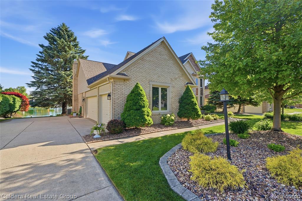 8915 Chestnut Run Drive, Utica, MI 48317 — Photo 4