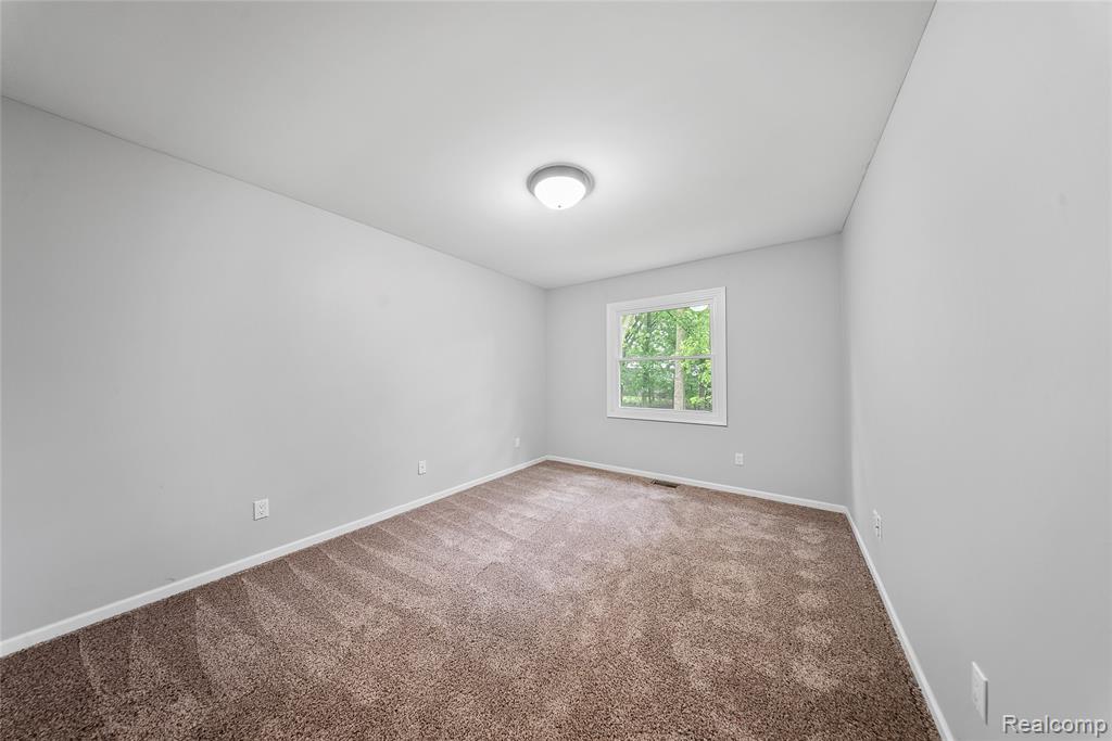 8487 Sherwood Drive, Grosse Ile, MI 48138 — Photo 34