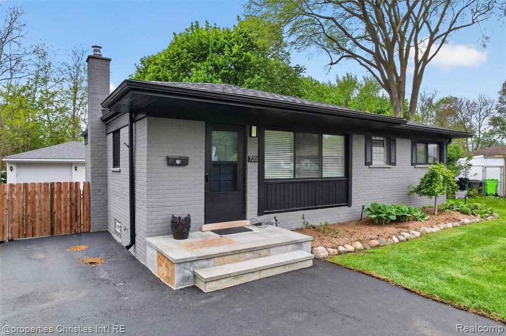 720 Manordale Court, Milford, MI 48381 — Photo 4