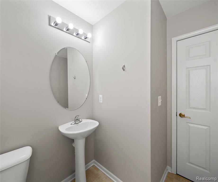 4090 Brighton Lane, 91, Canton, MI 48188 — Photo 13