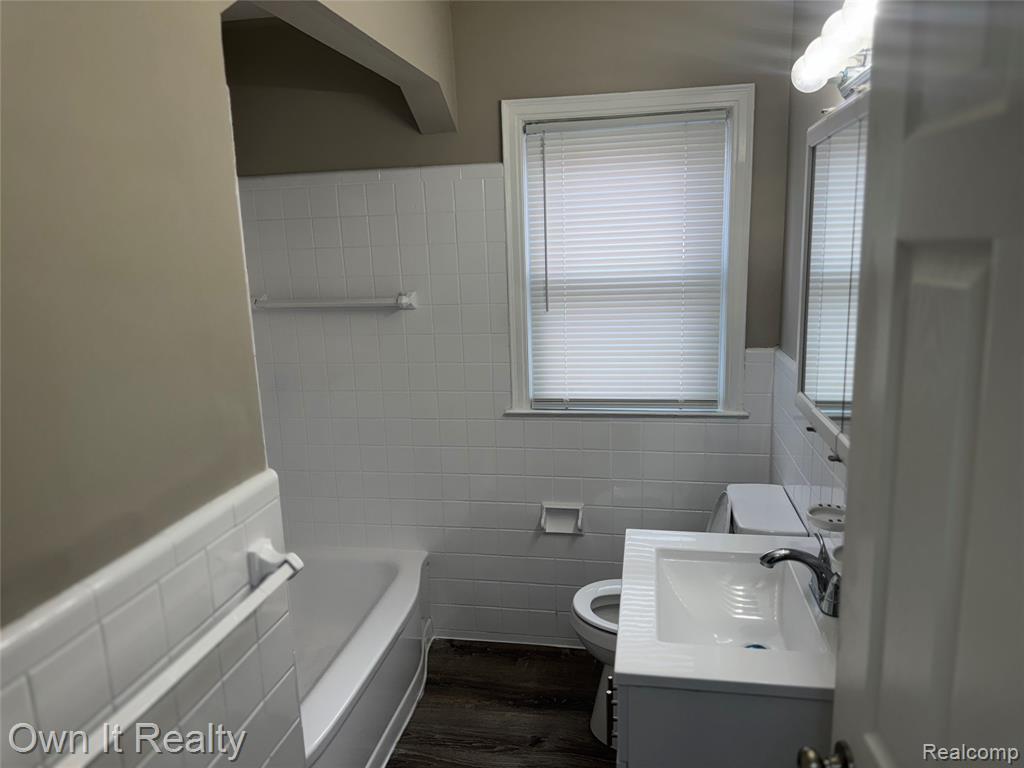 8621 Hartwell Street, Detroit, MI 48228 — Photo 10