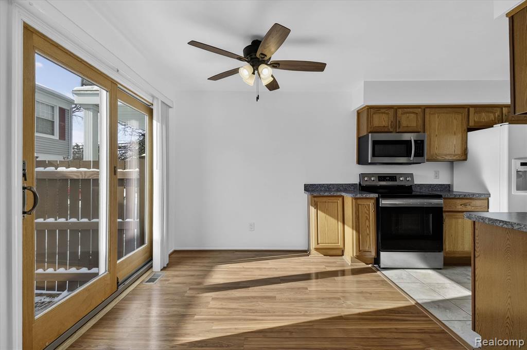 2736 Glenbridge Court, Ann Arbor, MI 48104 — Photo 14