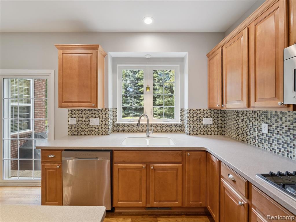 49018 Freestone Drive, Northville, MI 48168 — Photo 19