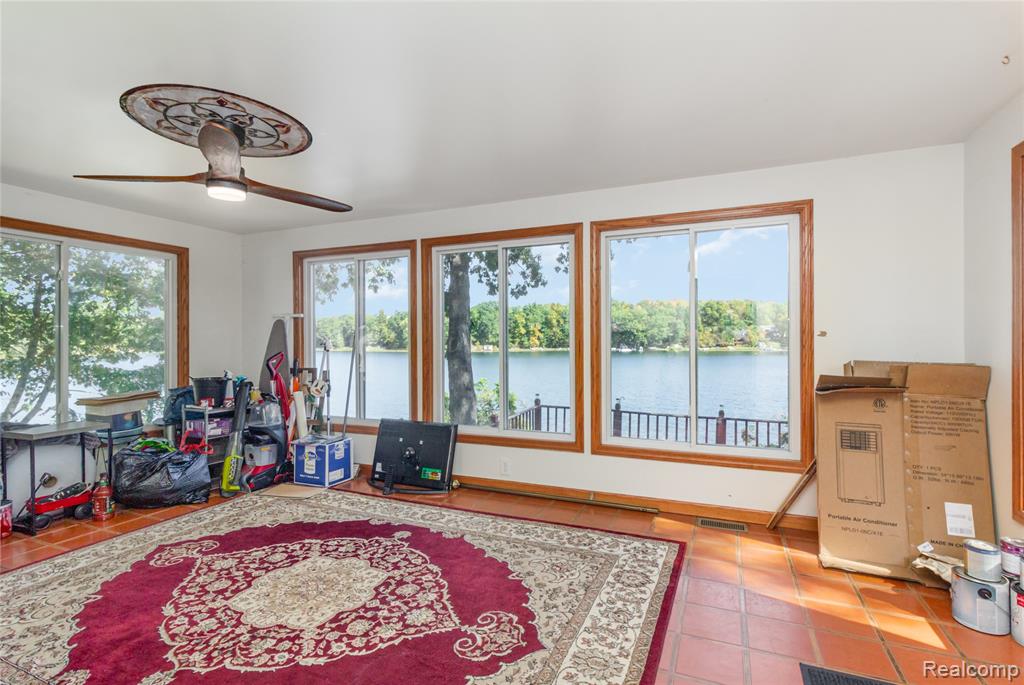 18453 Pellett Court, Fenton, MI 48430 — Photo 8