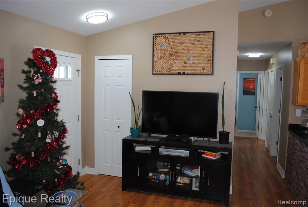 750 Applegate Drive, Marysville, MI 48040 — Photo 9