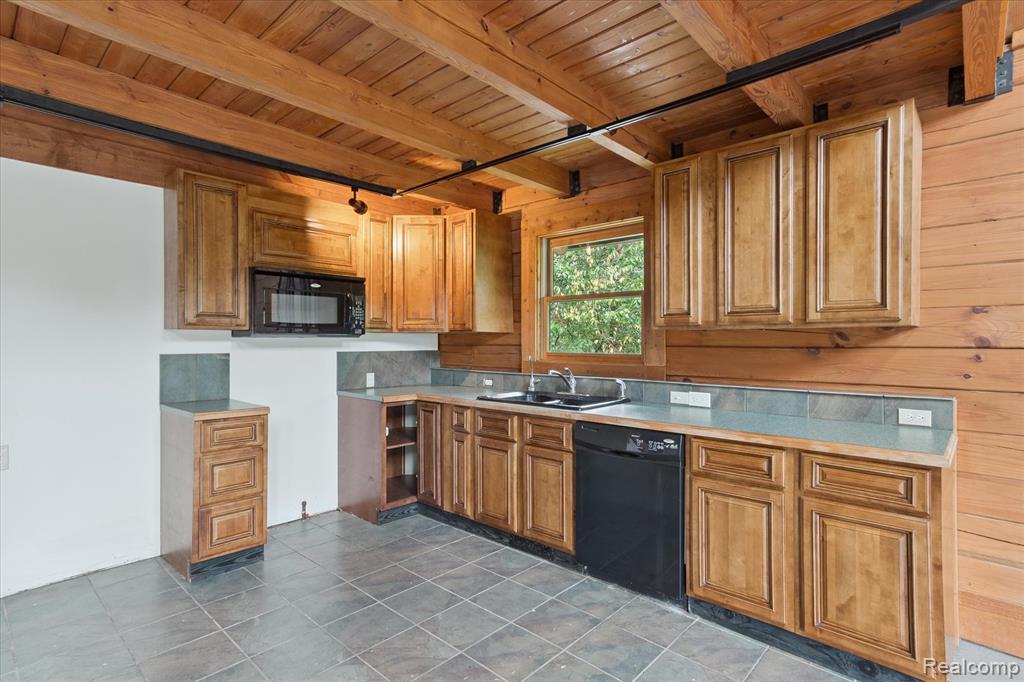 9797 Rolling Pines Drive, Brighton, MI 48116 — Photo 13
