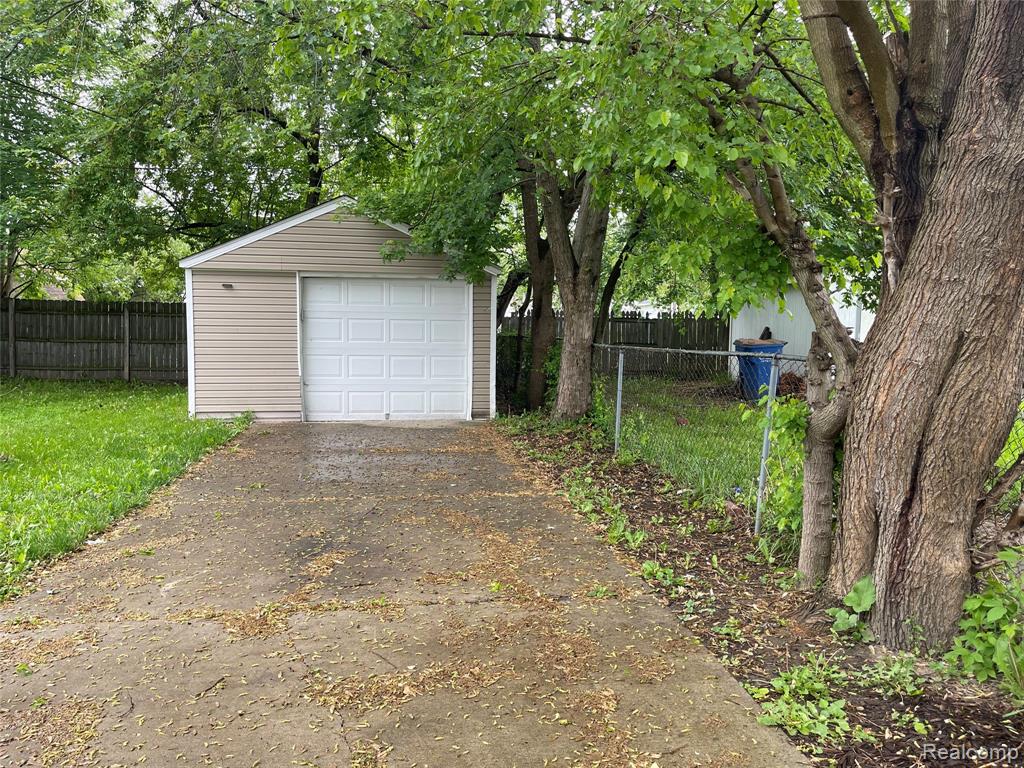 8283 Paige Avenue, Warren, MI 48089 — Photo 2