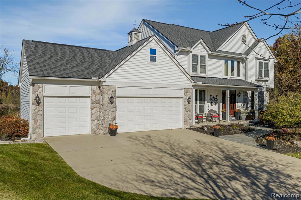 2814 Waldon Park Drive, Orion, MI — Photo 2