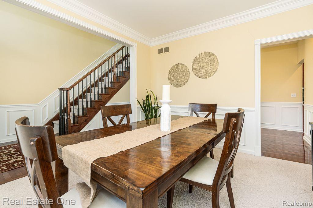 523 WYNSTONE Circle N, Oakland, MI — Photo 9