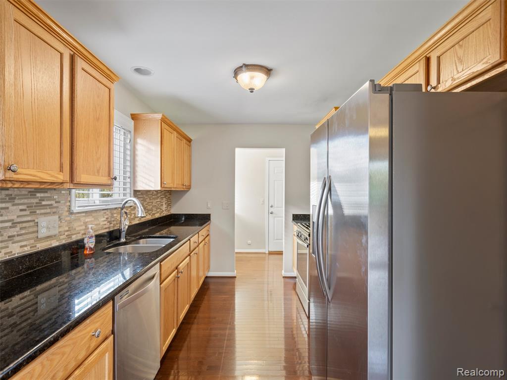 987 FAIRLEDGE Street, Lake Orion, MI 48362 — Photo 12