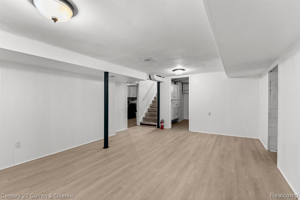 4615 MANDALAY Avenue, Royal Oak, MI 48073 — Photo 30