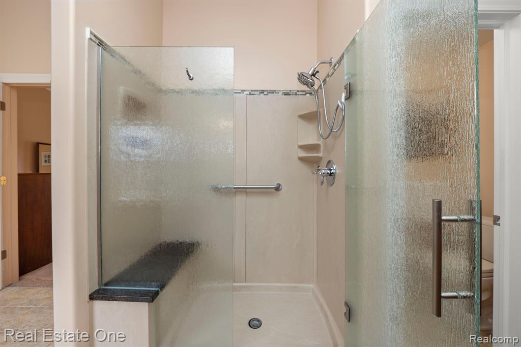 45831 SHEFFIELD Drive, Novi, MI — Photo 26