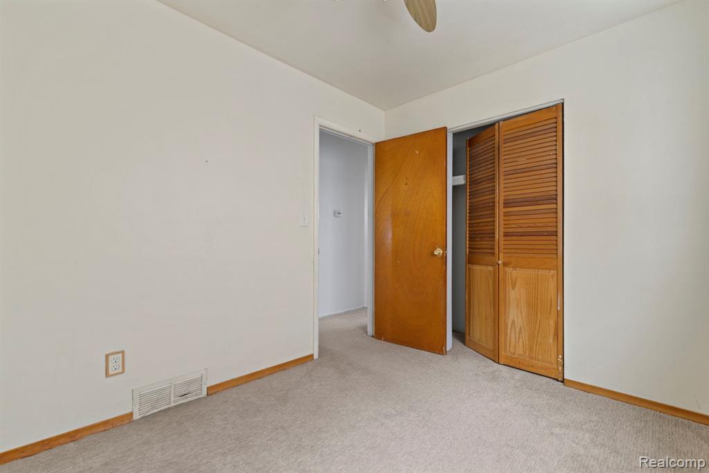 6039 N Silvery Lane, Dearborn Heights, MI 48127 — Photo 12