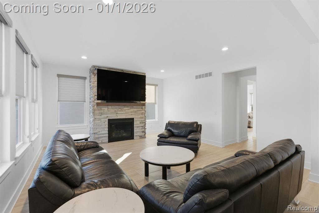 51672 Times Square Drive, Shelby Twp, MI 48315 — Photo 5