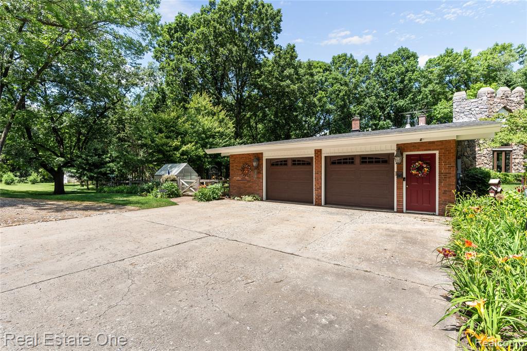 5336 Kensington Road, Brighton, MI 48114 — Photo 58