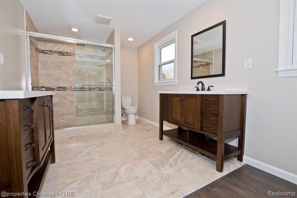 5582 NORTHCOTE, West Bloomfield, MI — Photo 43