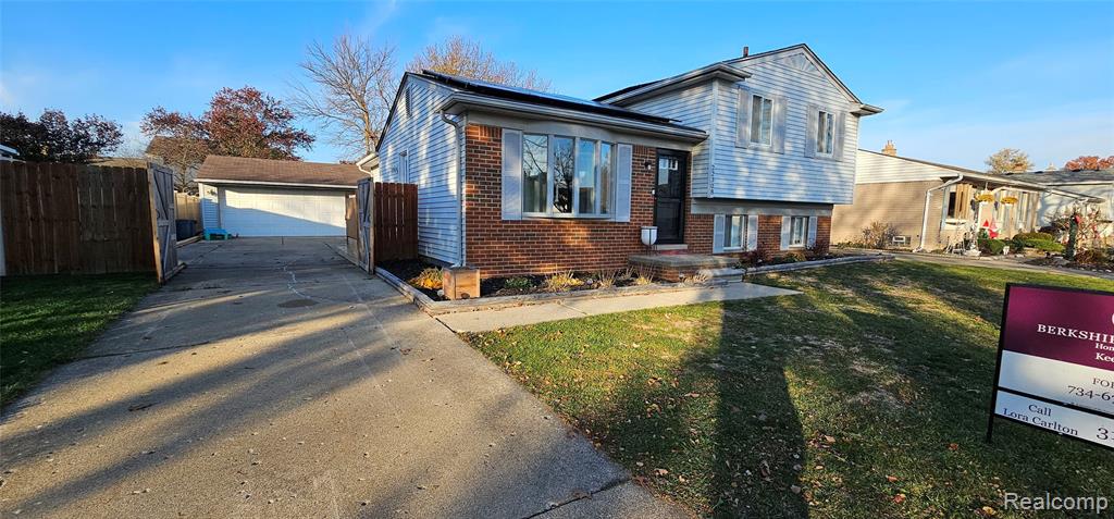 22308 Larch Street, Woodhaven, MI 48183 — Photo 3