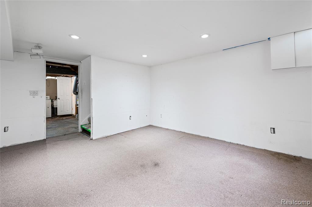 30539 Longfellow Avenue, Madison Heights, MI 48071 — Photo 24