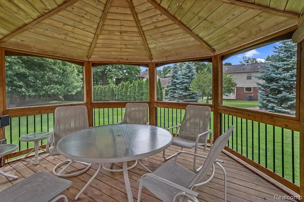 49309 PLUM TREE Drive, Plymouth, MI 48170 — Photo 32