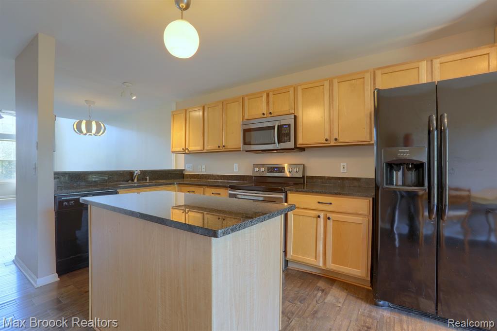 39440 SPRINGWATER Drive, Northville, MI 48168 — Photo 7