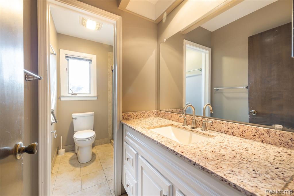 5035 Hillcrest Court, Trenton, MI 48183 — Photo 13