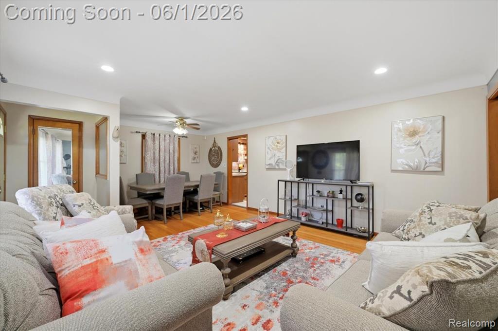 8271 Arnold Street, Dearborn Heights, MI 48127 — Photo 9