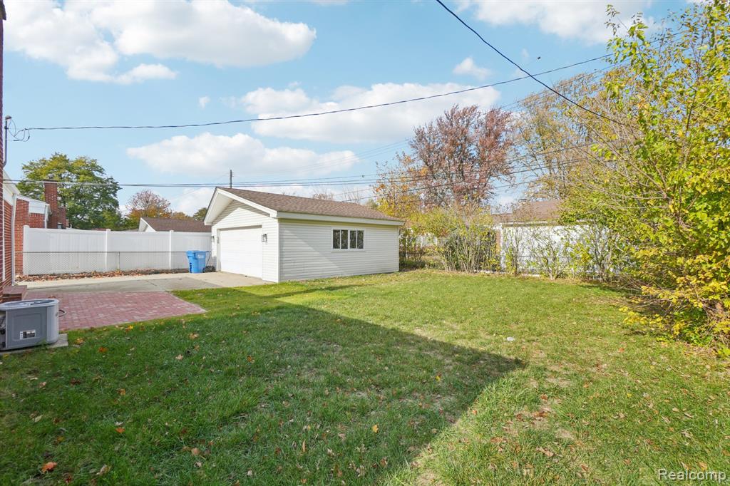 4749 Lutz Drive, Warren, MI 48092 — Photo 23