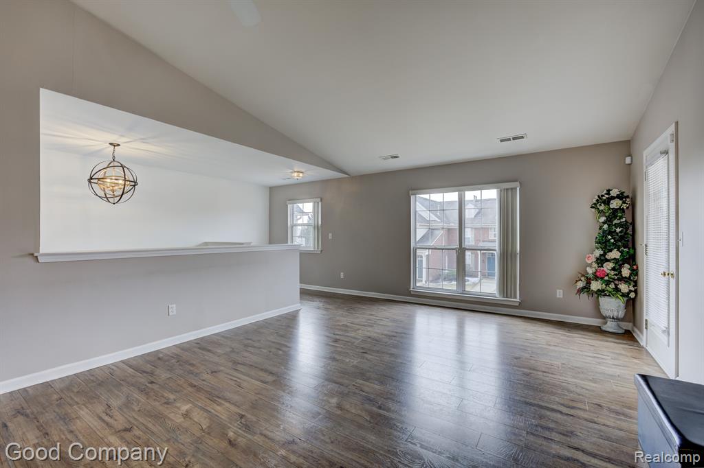 29567 NOTTINGHAM Circle, Livonia, MI 48152 — Photo 7