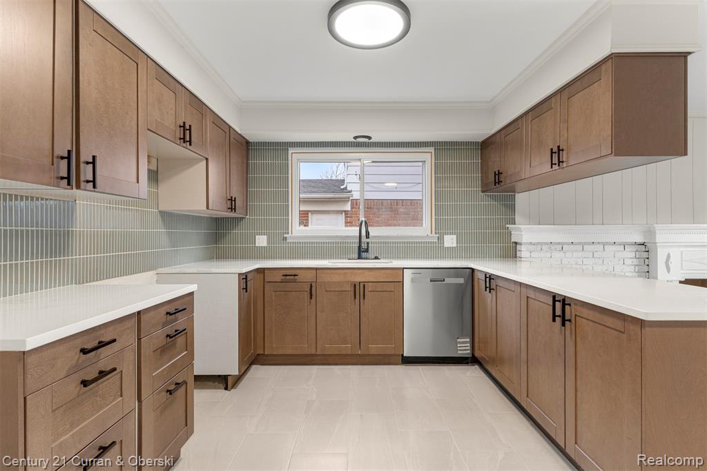 12215 Manor Drive, Southgate, MI 48195 — Photo 9