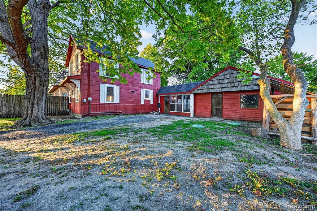 864 Hogsback Road, Mason, MI 48854 — Photo 8