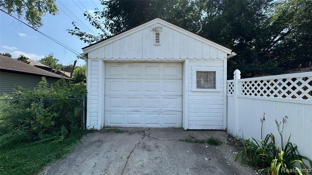 16616 Blackstone Street, Detroit, MI 48219 — Photo 6