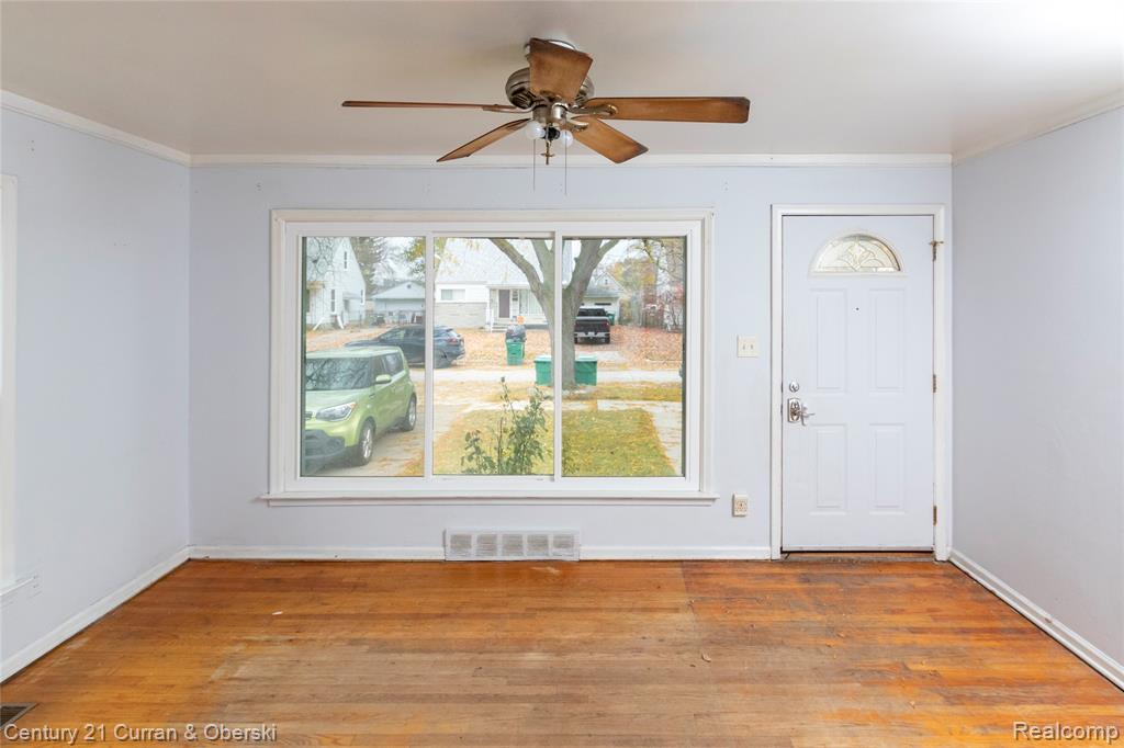 7077 Deering Street, Garden City, MI — Photo 3