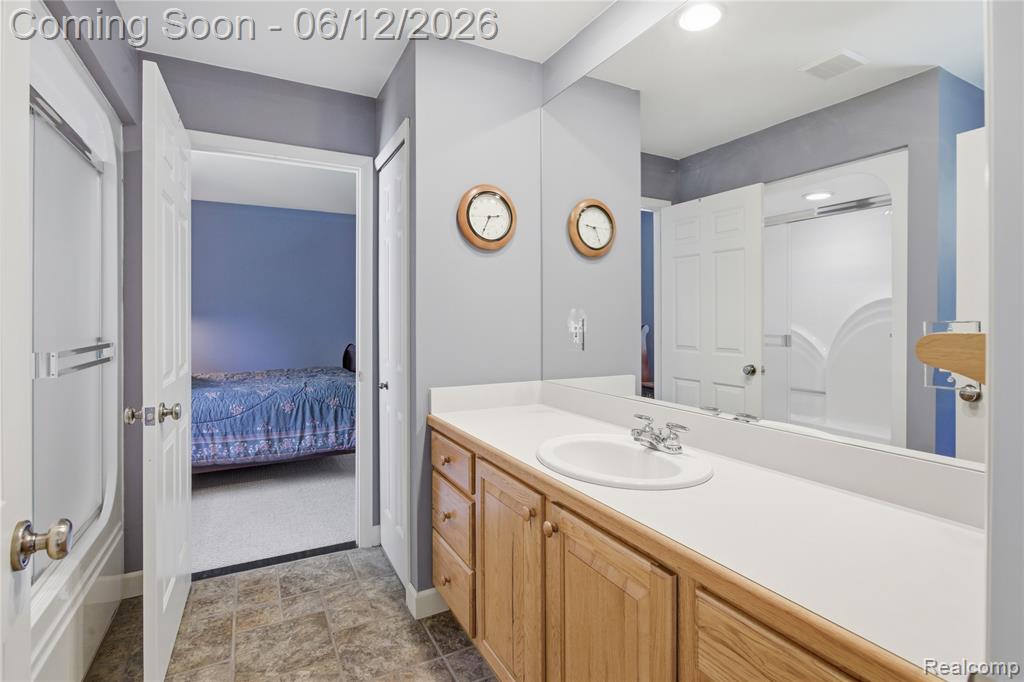 830 Hemingway Road, Lake Orion, MI 48362 — Photo 30