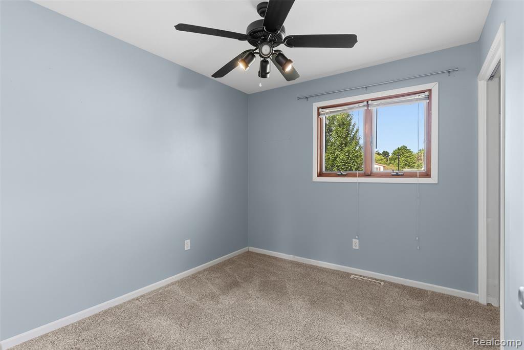5155 Oxford Court, Swartz Creek, MI 48473 — Photo 16