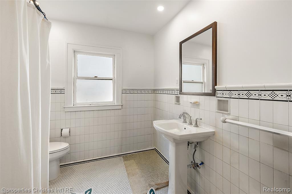 2915 Seminole Street, Detroit, MI 48214 — Photo 32