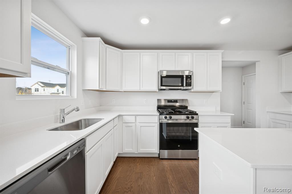 54823 Heron Circle, New Baltimore, MI 48047 — Photo 5